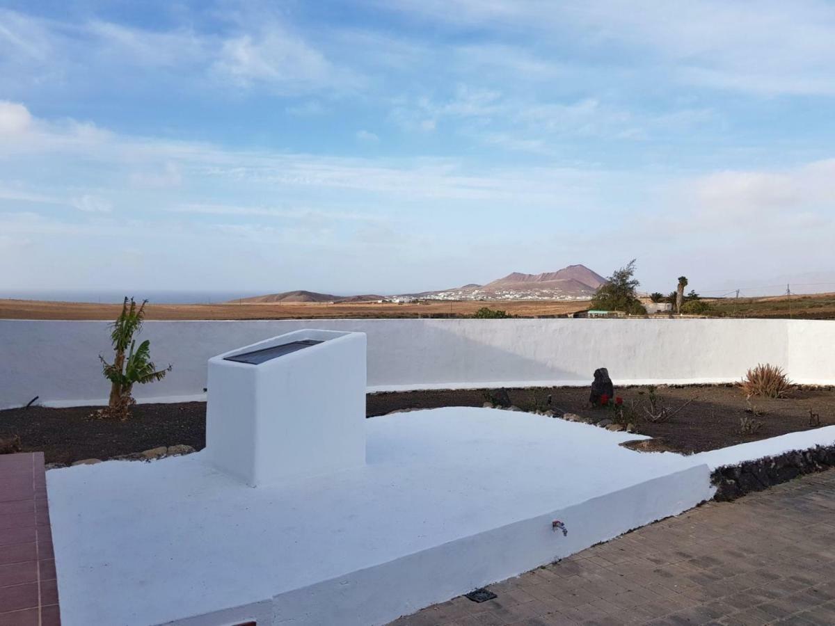 Casa El Gallo Teguise  Exteriör bild
