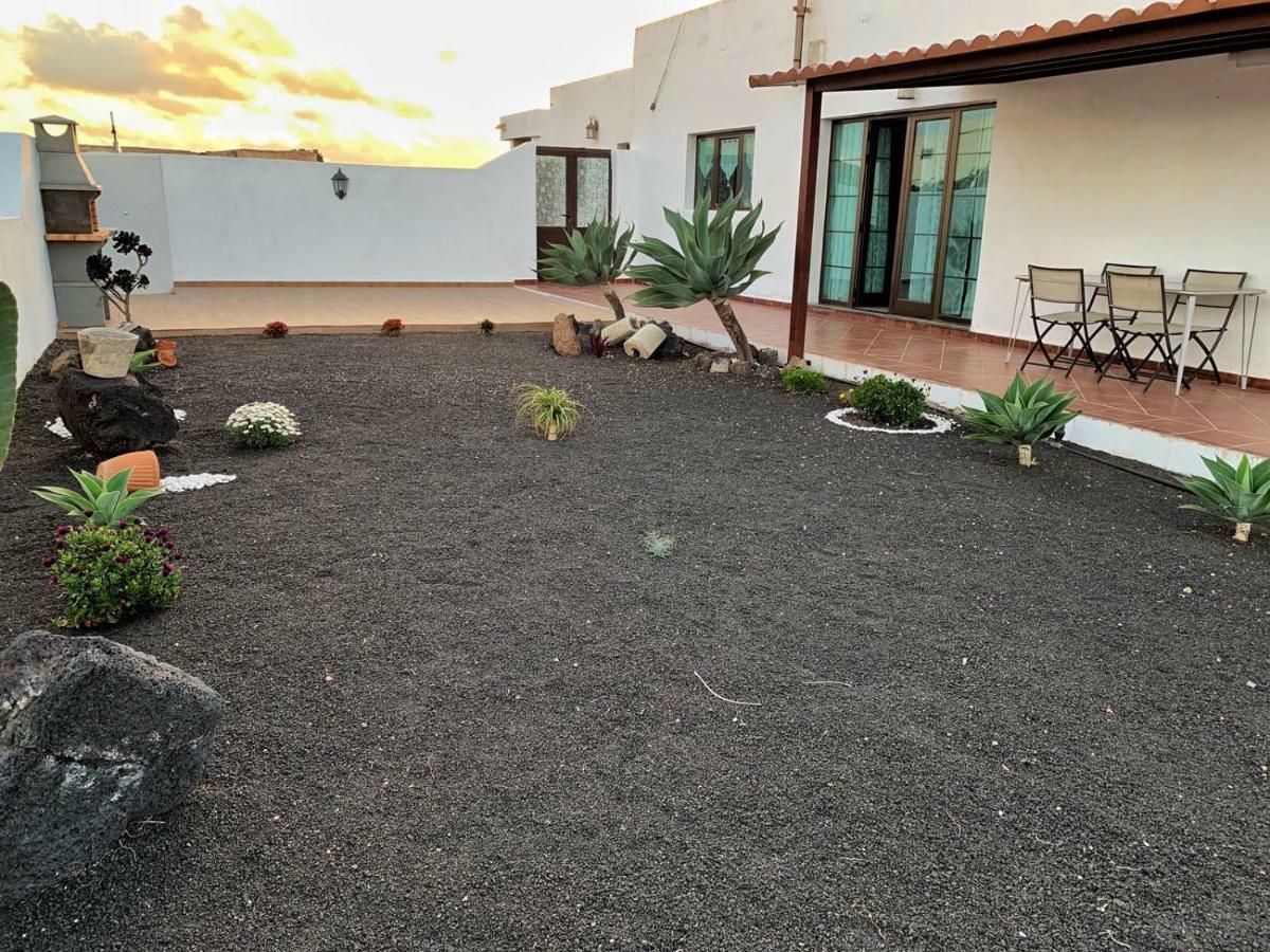 Casa El Gallo Teguise  Exteriör bild
