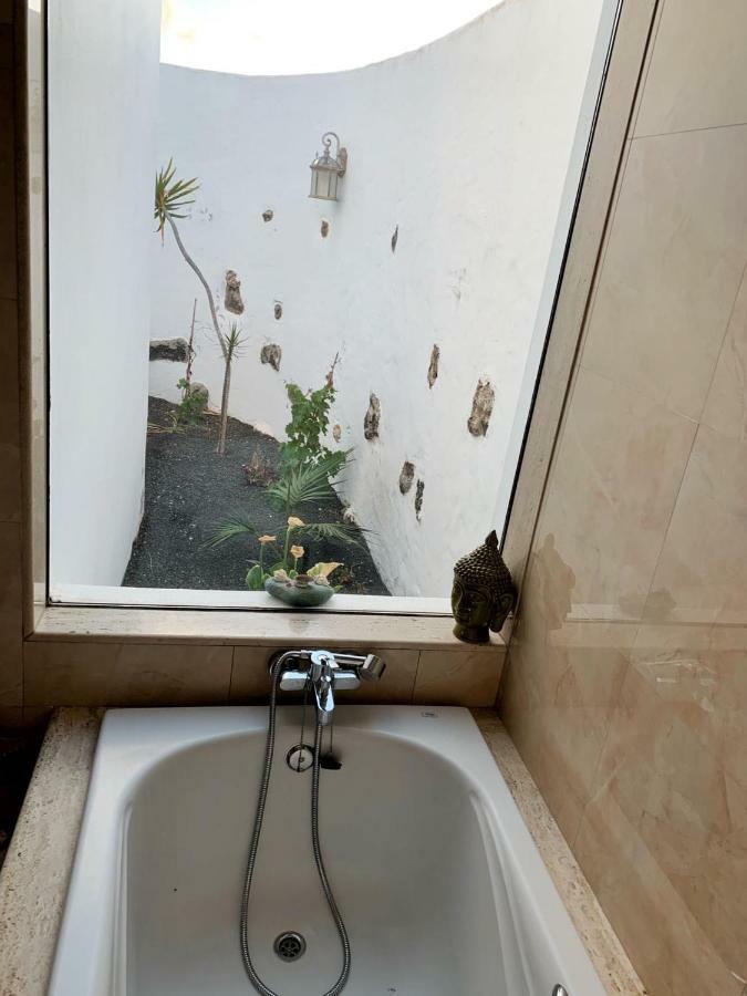 Casa El Gallo Teguise  Exteriör bild